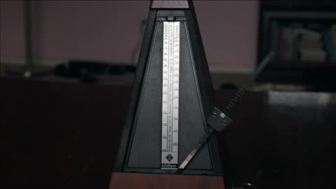 (ASMR) The sound of a metronome at medium speed (130 B M).