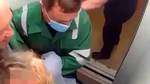 EI VATNYKAI ČIA JAKUTIJOJE JŪSŲ DRAUGAI MEDIKAI TAIP ELGIASI SU MOTERIM KURI NENORI VAKCINUOTIS