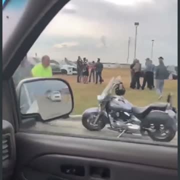 Alberta farmers surround RCMP office
