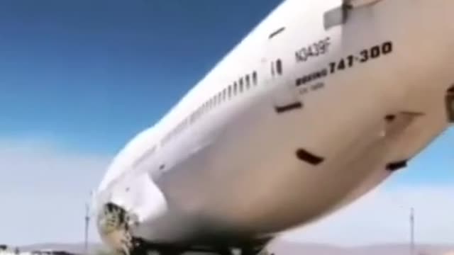 Pilot lands a malfunctioning passenger plane in the middle of the road in Texas