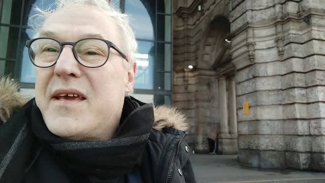 Nürnberg Hauptbahnhof 03.04.2022 kaum einer weiss das die Maskenpflicht entfallen ist