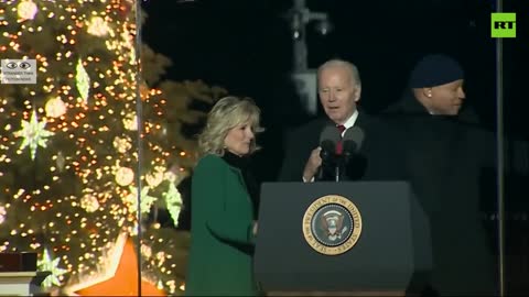 POTUS BIden left the stage with the microphone in his hand, looking lost – well, as per usual