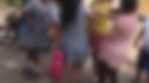 Madre incita a que su hija se vaya a los golpes contra compañera en Girardot