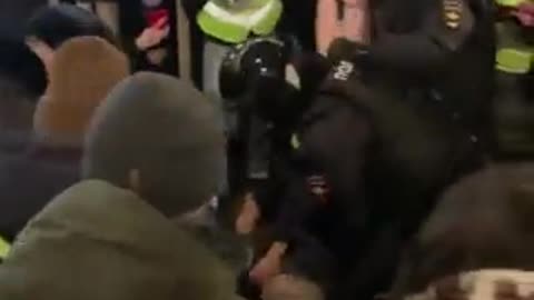 St. Petersburg, Russia. Civilians being violently pressured for protesting the war. #Ukraine - 17