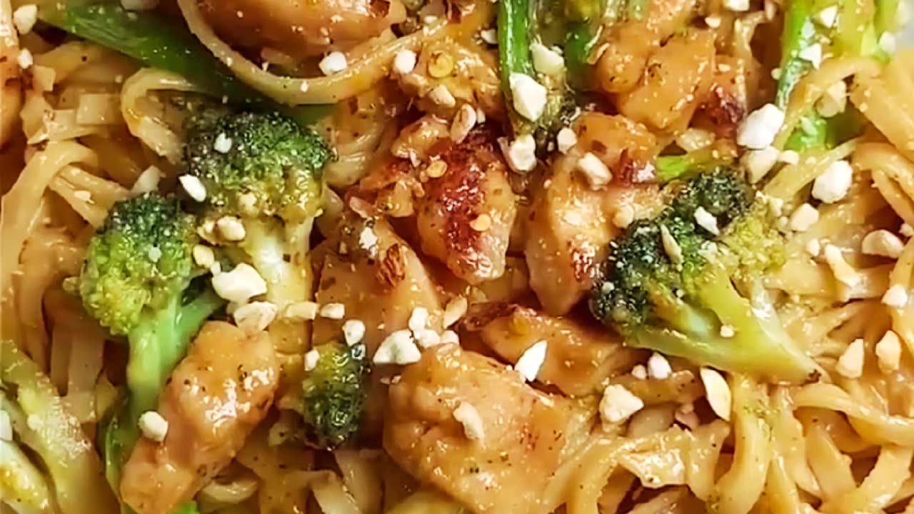 Chicken With Broccolis Chowmein Recipe