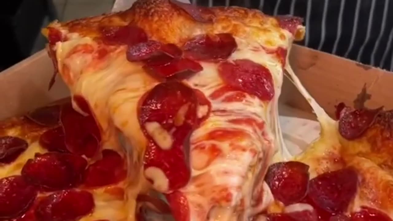 FIVE of the most AGGRESSIVE PIZZAS to DEVOUR in New York City! 🍕🗽🤤