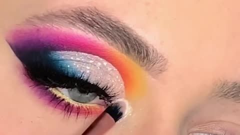 Amazing makeup eyes look