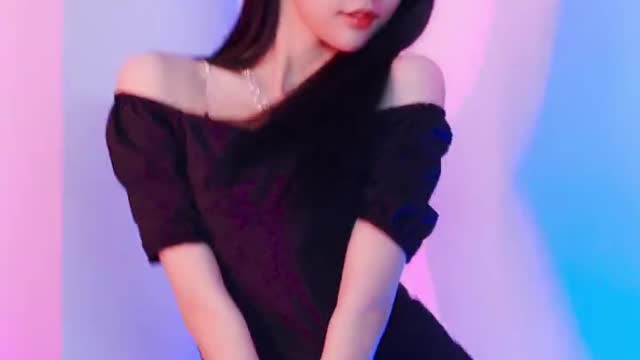 Asian beauty short sexy dance