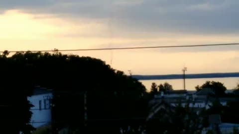 Burns well, bitch!" The Armed Forces shot down a Russian fighter, probably a Su-35, in the area of