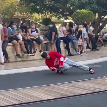Incredible this is🧡 Hockey and dancing 😍