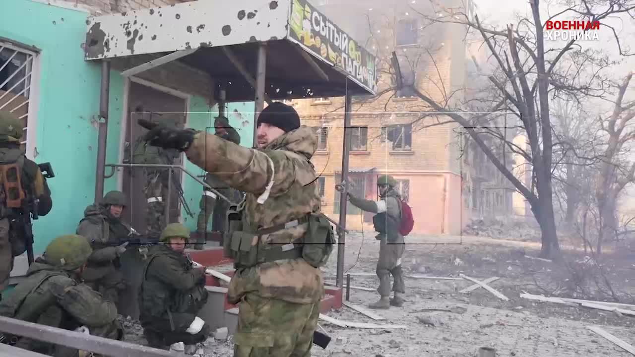 Fighting on the Streets of Mariupol Russian Army & DPR People's Militia Secure the City