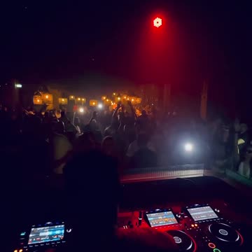 Vanco SA live in Phuket, Thailand