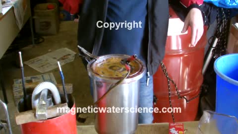 JoeCell Making OIL from Water using Direct Current as a Practical Application of Field Science.