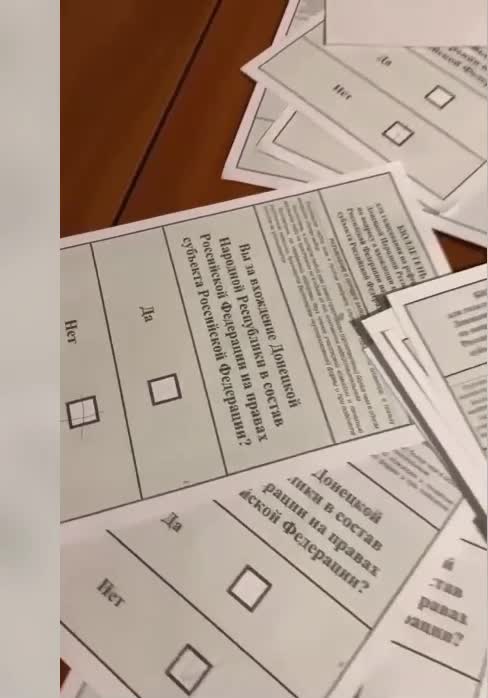 Rosyjskie wojsko zatrzymało ludzi z fałszywymi kartami do głosowania.