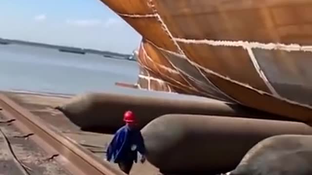 #shortvideos​ Pushing a huge ship into water amazing video #shorts