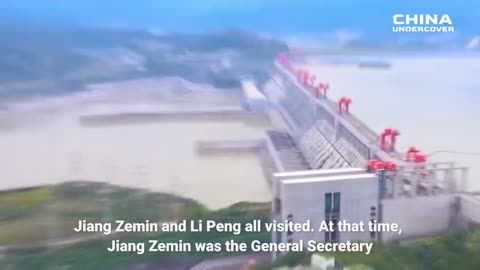 The Three Gorges Dam collapses, strategic and populous area is vulnerable