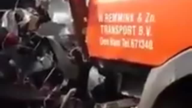 Nagy baleset, csak 18 év felet nézétek meg!