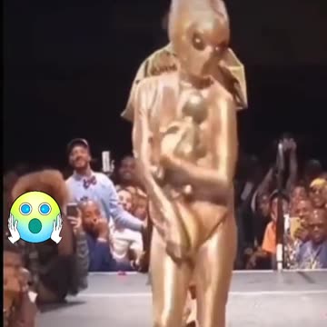 Alien Giving Birth at a Fashion Show #shorts