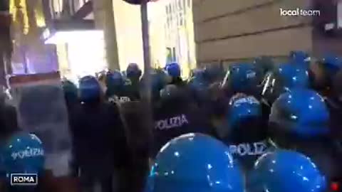 Heating up in Rome, Police are beating citizens