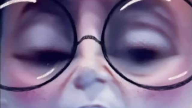 موقف ضاحك من مسرحيه البودى جاردlaughinganimatiin