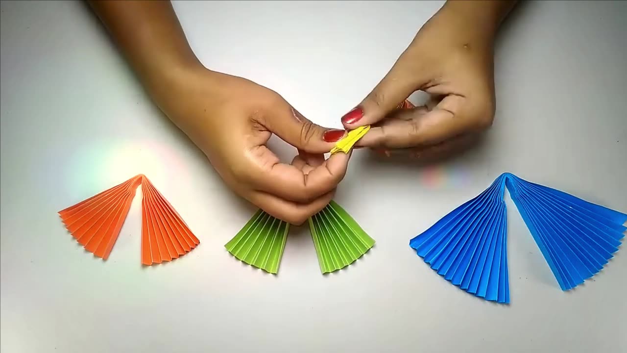 Beautiful ideas with coloring paper Paper crafts idea Easy to make.