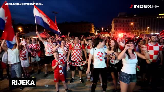 Navijanje i slavlje u Rijeci, Karlovcu, Dubrovniku i Sl. Brodu