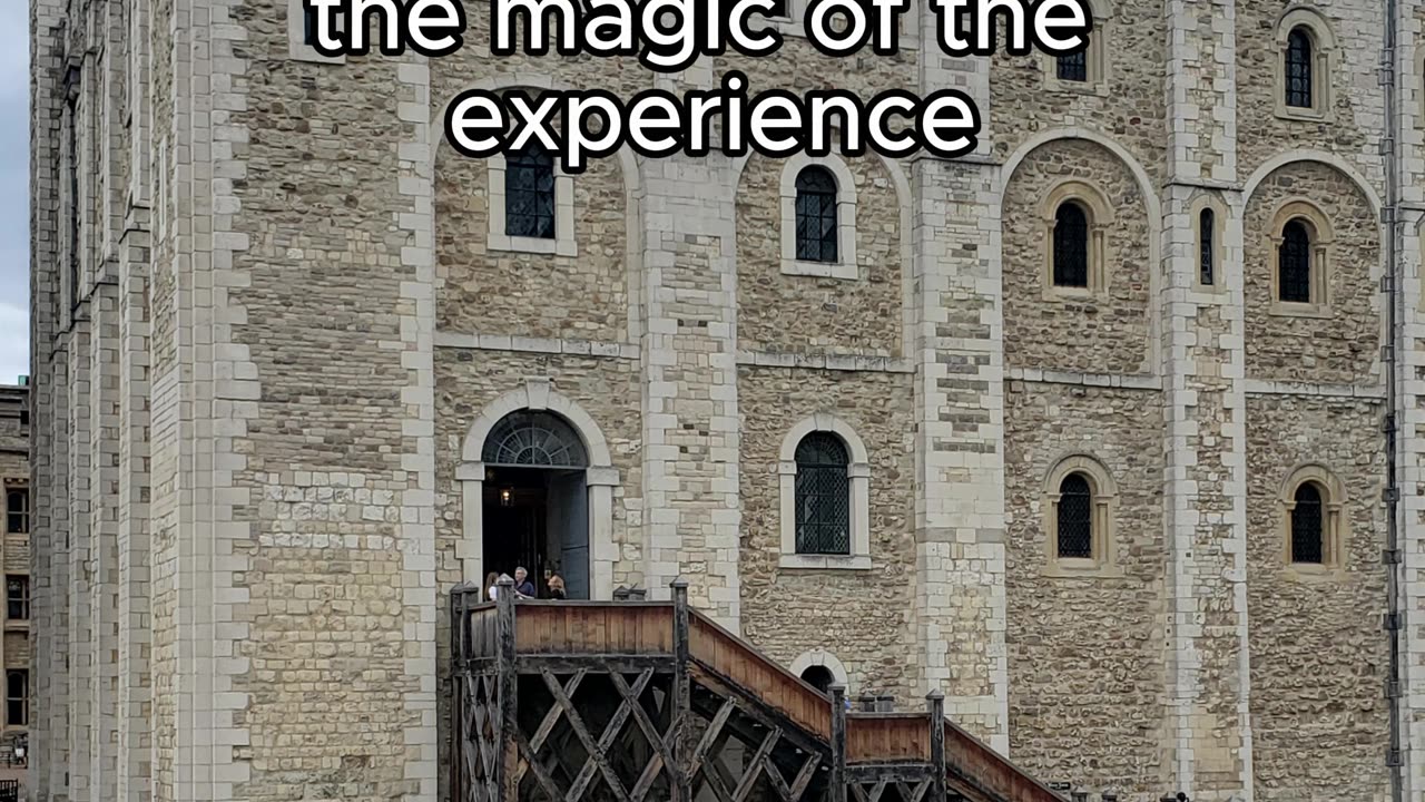 London's Top 2 Crown Jewels | Tower of London & Buckingham Palace | Dreamscape Explorations