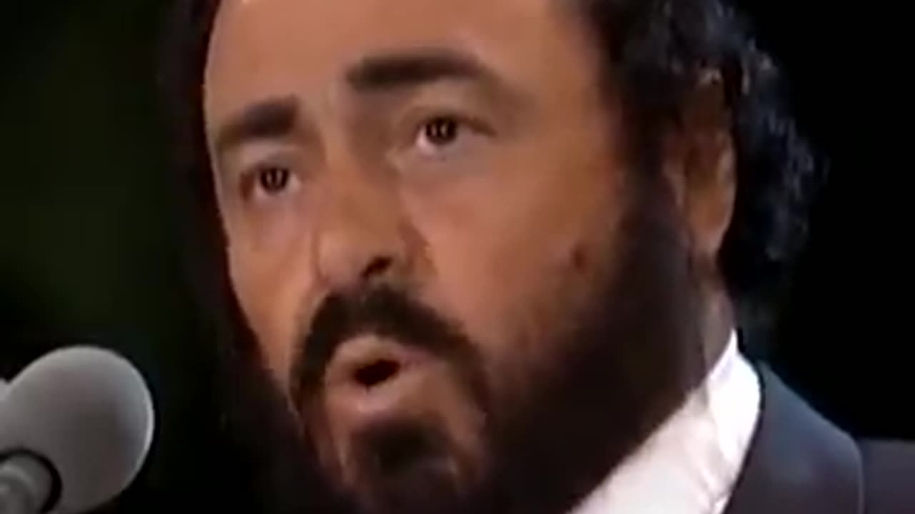 Luciano Pavarotti sings 'Nessun dorma' from Turandot, 1994