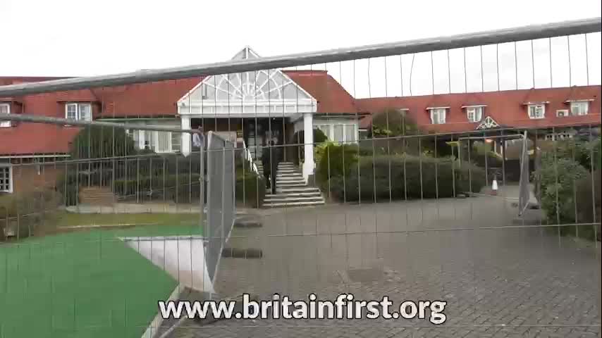 🆘 BRITAIN FIRST EXPOSES THE CALCOT HOTEL IN READING FOR HOUSING ILLEGAL MIGRANTS 🆘