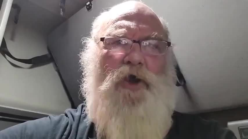AN OLD CANADIAN TRUCKER TALKS ABOUT TRUDEAU