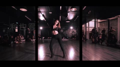 Immersive naked eye 3D dance video