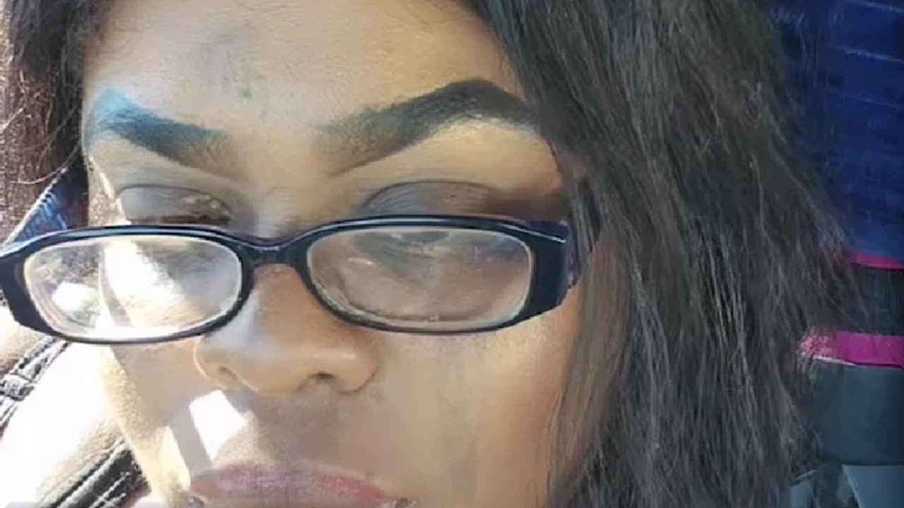 - MOET GODDESS ; RAPPING ABOUT HER PROBLEMS !