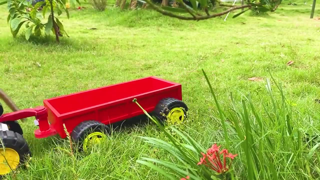 Bon Bon baby monkey harvests fruit in the garden and puppy go to a picnic to eat lunch