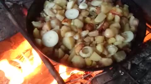 fry potatoes in nature