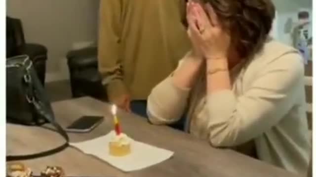 After-21-year-of-marriage-She-had-only-one-wish-for-her-husband-lol