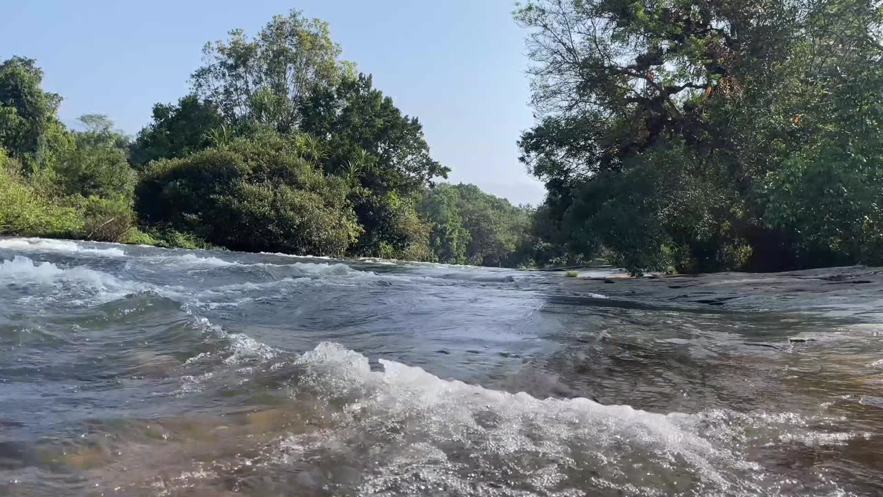 Lake Bliss: Nature's Serenity | #BeautifulLake #NatureEscape #TranquilViews