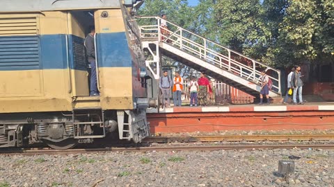 Holi special train crowd Bihar