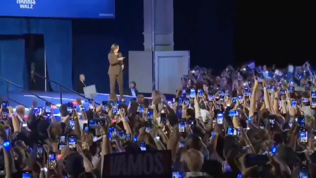 Trump hates watching this video of Harris on stage in front of such a huge crowd in Las Vegas.