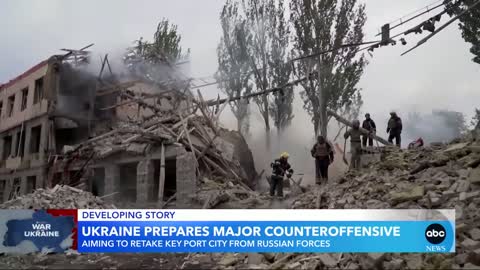 Ukraine mounts new counteroffensive to retake key port city l GMA