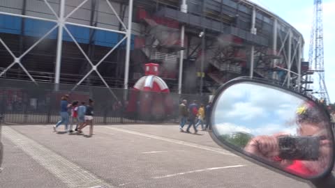 kijkje achterkant Kuip Feyenoord Rotterdam, op Grote Parkeerplaats.