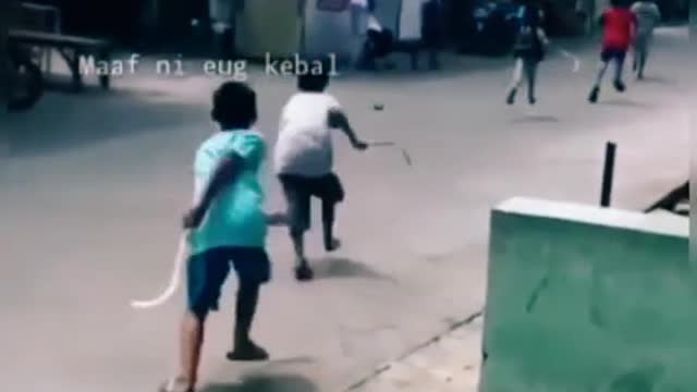 gang war games by Indonesian children