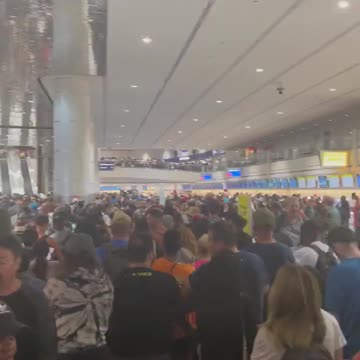 Worlds Longest TSA Lines as Las Vegas Airport Shuts Down Over 'Security Breach'