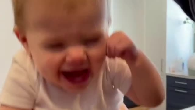 Super Cute Baby's Reaction on Head Massage !