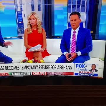 Anti-Illuminati sign... brave man!❤