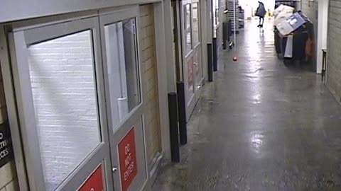 5500LHOBBALoadingDockHallway_2021-01-06_00h28min06s253ms.asf