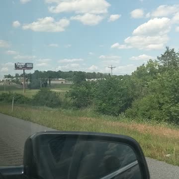 Trump 2020 sign on I 65 Tennessee June 2020