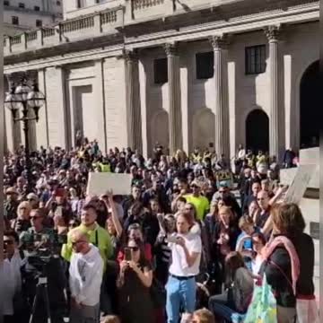 Trudeau's Welcome VS Chris Sky In London, England