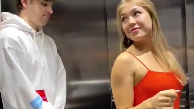 Sexy Body Girl Prank Butt in elevator