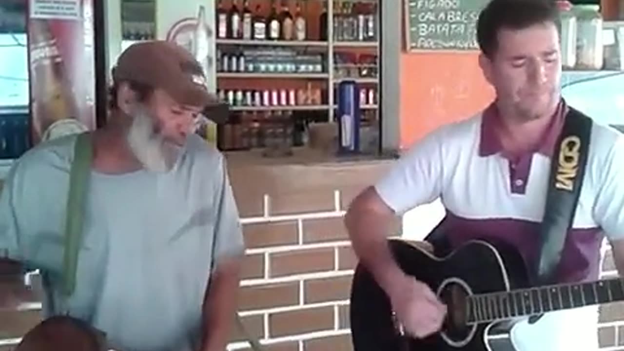 Canta muito..25/08/23.