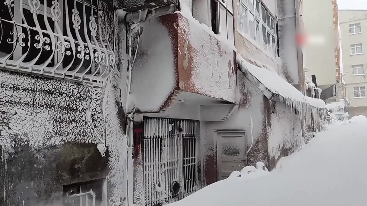 Unprecedented Snowfall Hits Turkey!❄️🌨️